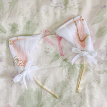 Load image into Gallery viewer, White kitten - Gold Sakura
