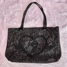 Load image into Gallery viewer, Gal Heart Tote Black bag
